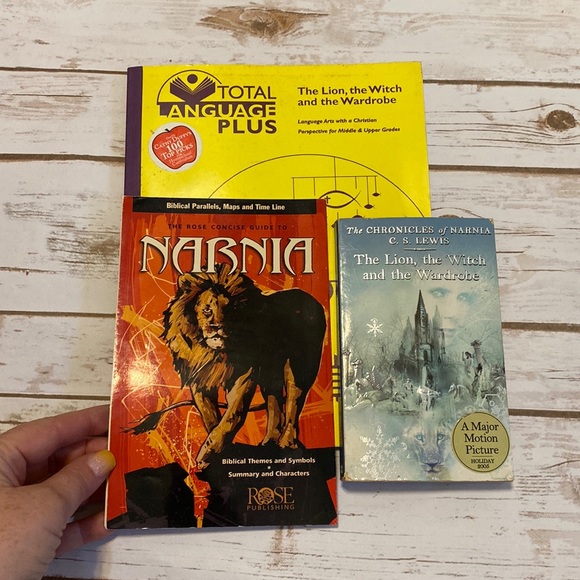Lion, Witch and Wardrobe Novel & Unit Study for Middle & Upper Grades - Picture 1 of 8